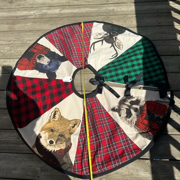 C.R. Gibson Rustic Holiday Woodland Animal Plaid Christmas Tree Skirt, 48' NEW - Picture 6 of 7